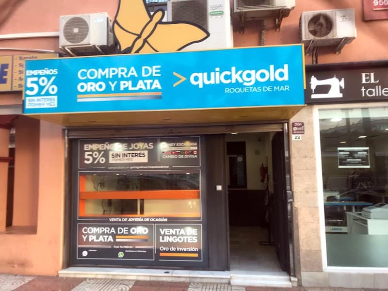 Interior de Quickgold Roquetas de Mar, zona de atención al cliente