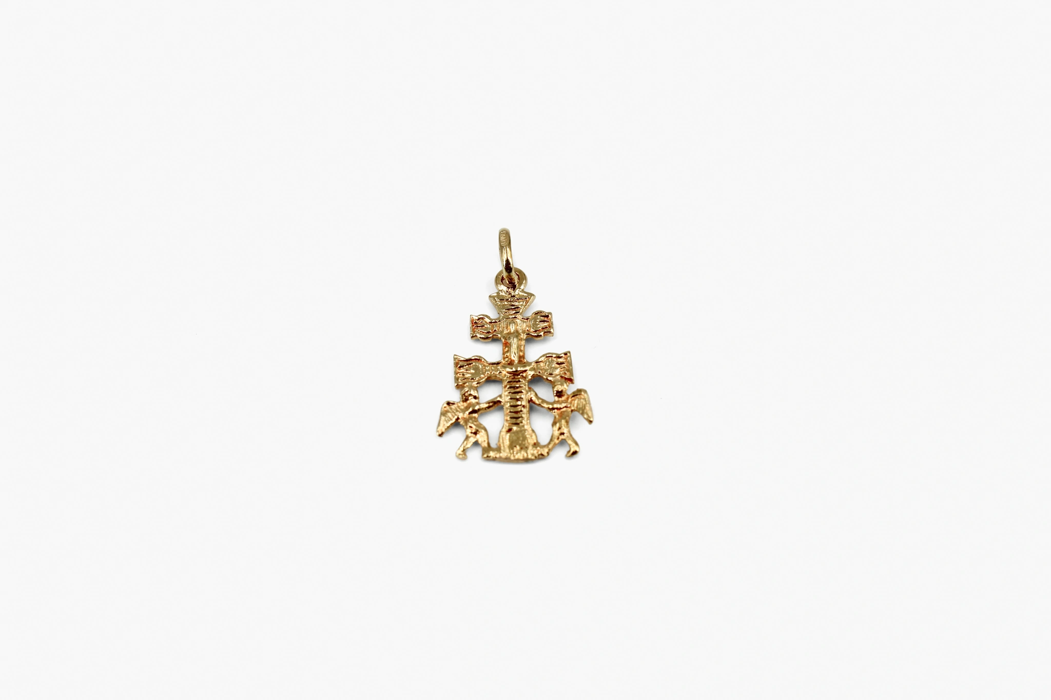 Cruz de oro de 18k con ángeles — vista alternativa