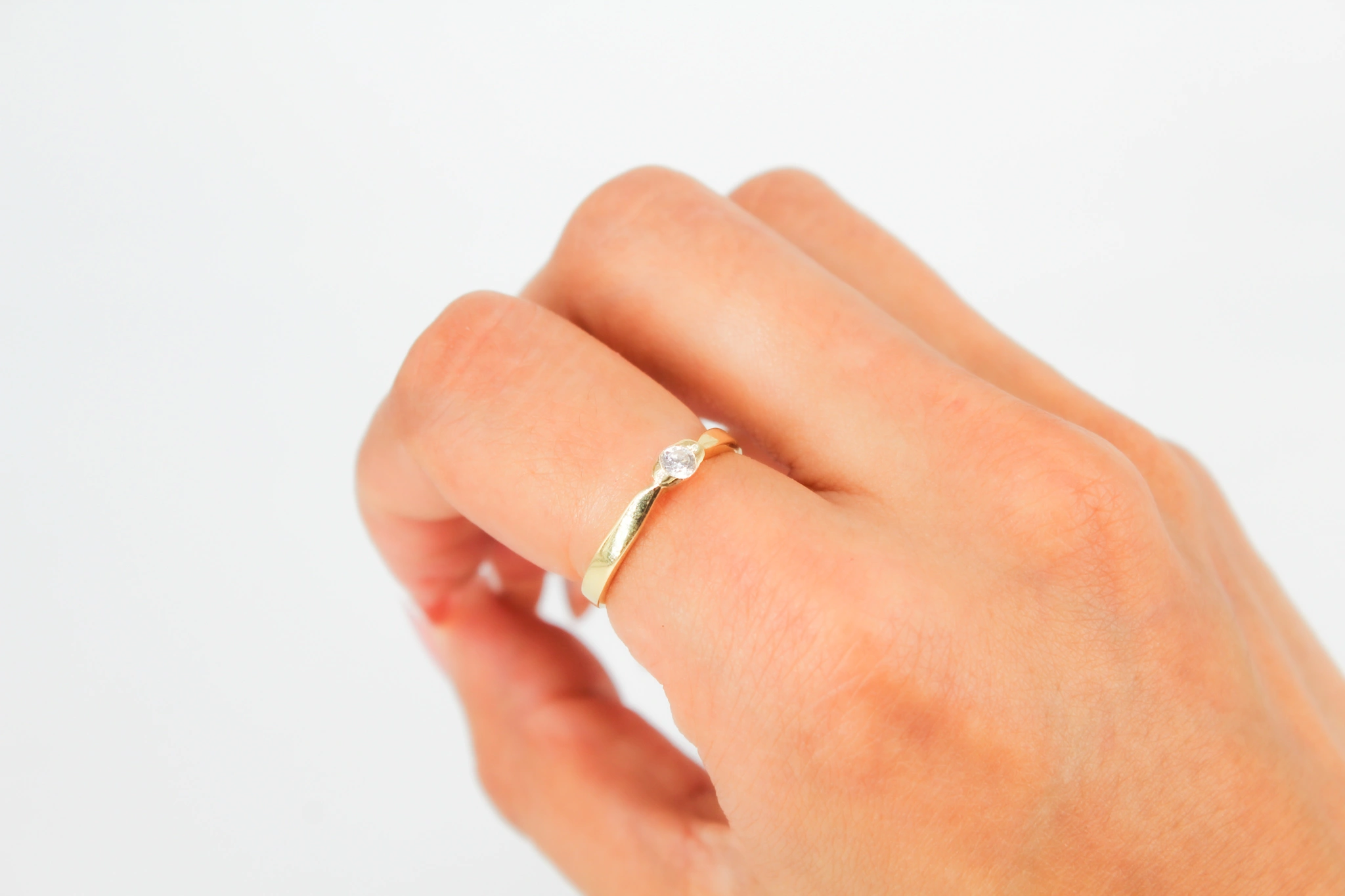 Solitario de oro de 18k con circonita — foto 3