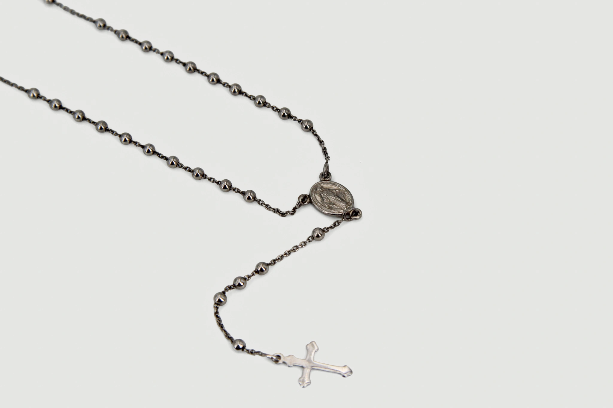 Collar Rosario de Plata 925 con Medallón y Crucifijo — vista alternativa