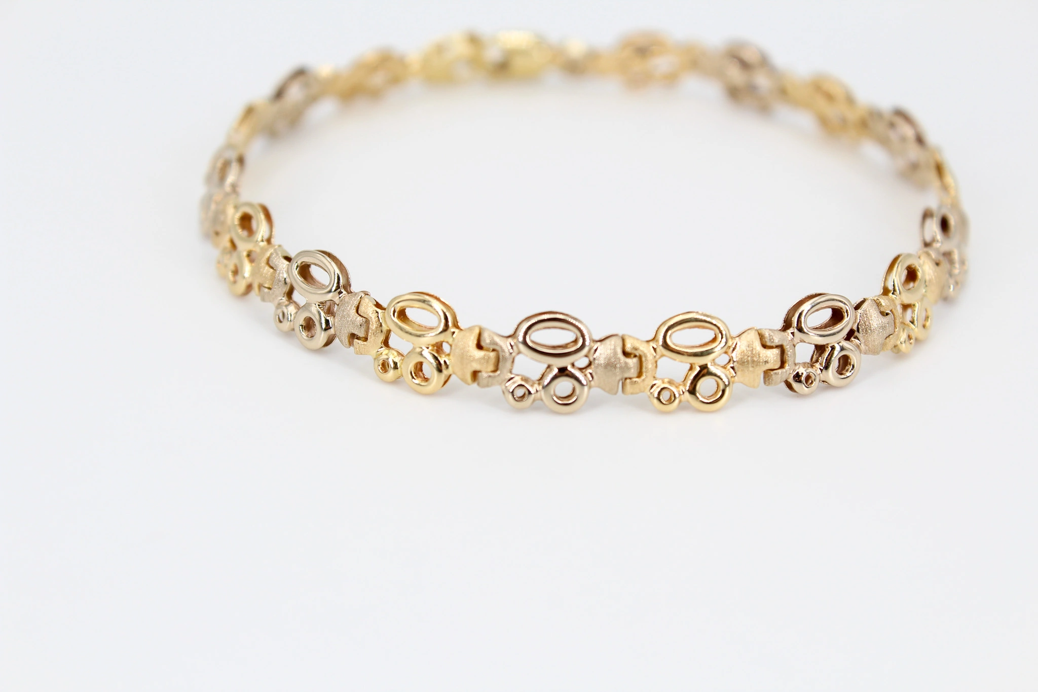 Pulsera de oro combinado 18K