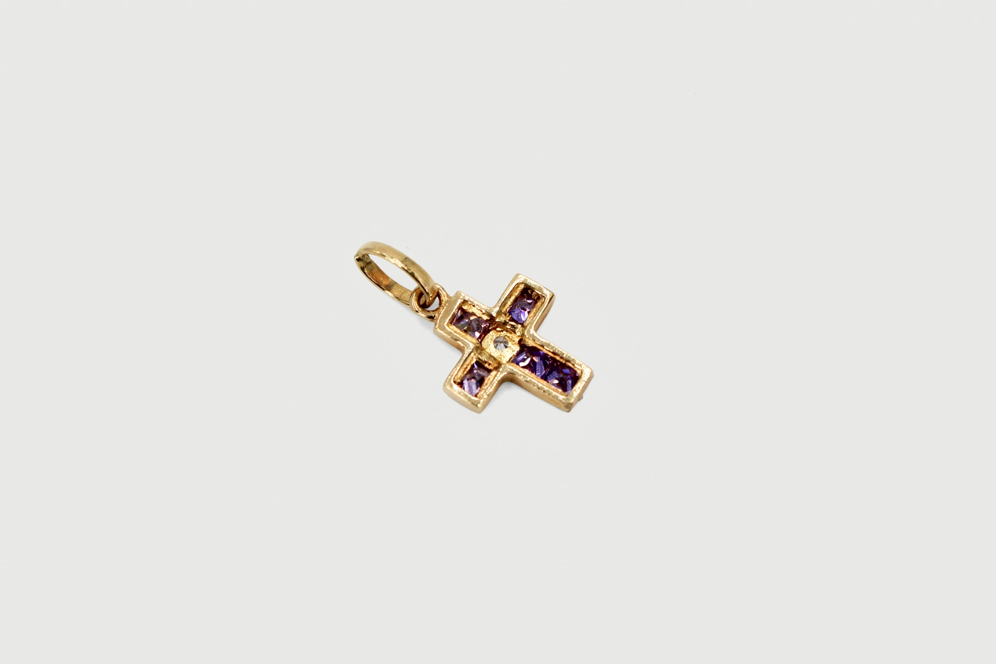Cruz de oro de 18k con piedras de color — vista alternativa