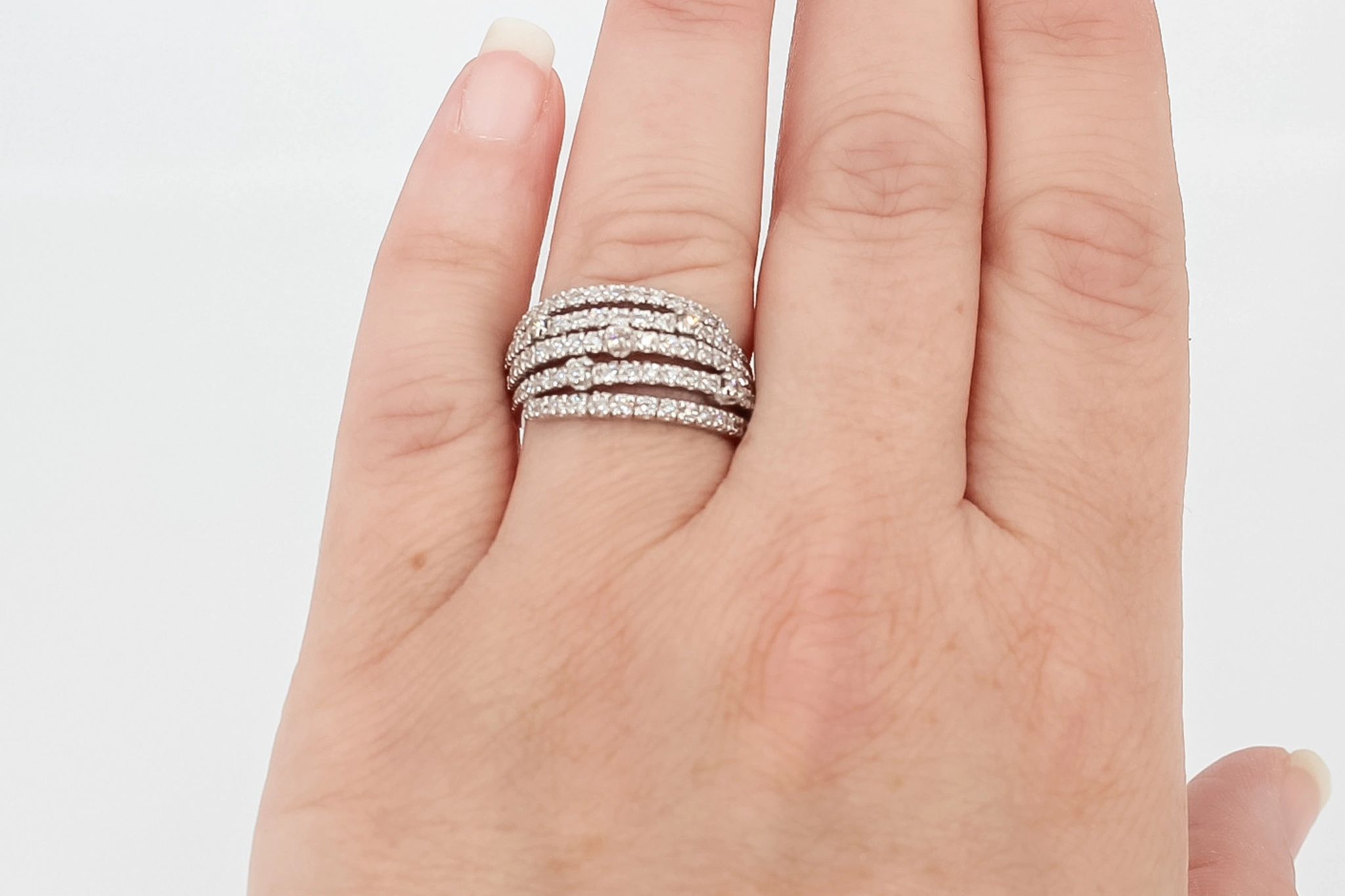 Anillo de oro blanco 18K con diamantes — foto 3